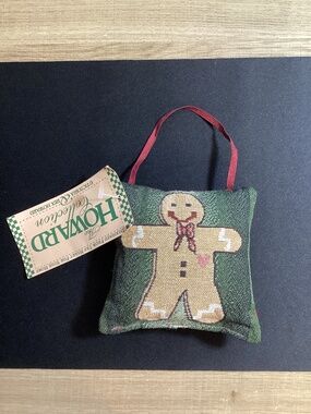 CHRISTMAS Vintage Victoria & Rex Howard Small Pillow Ornament